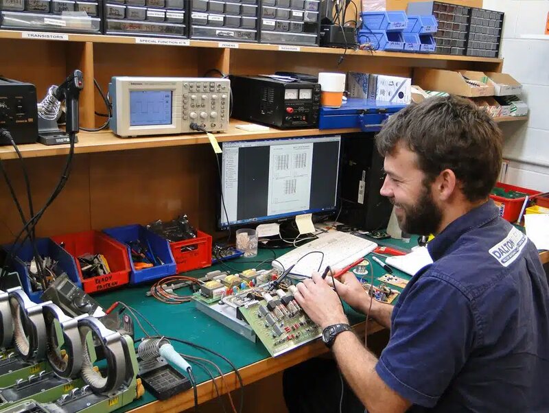 Reparatii chei auto, electronice, TV, Telefoane